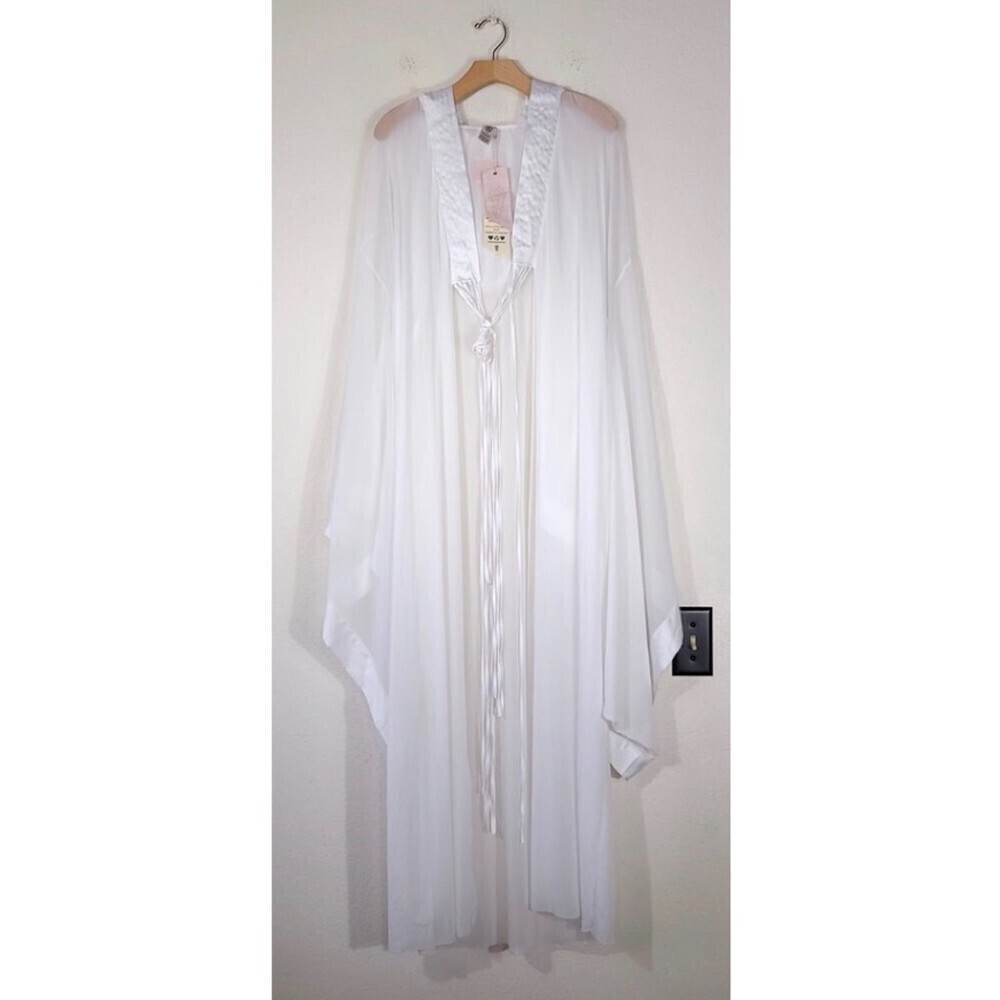 NWT Hot As Hell Yoko Kimono Sheer Hooded Robe Boho Cover Up White Satin One Size - Picture 3 of 16